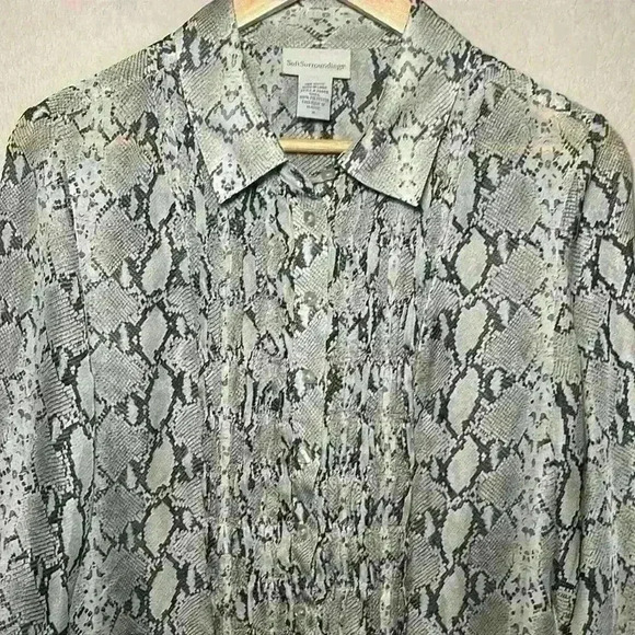 Soft Surroundings Button Front Semi Sheer Snake Blouse Women Medium Long Sleeve - Picture 2 of 5